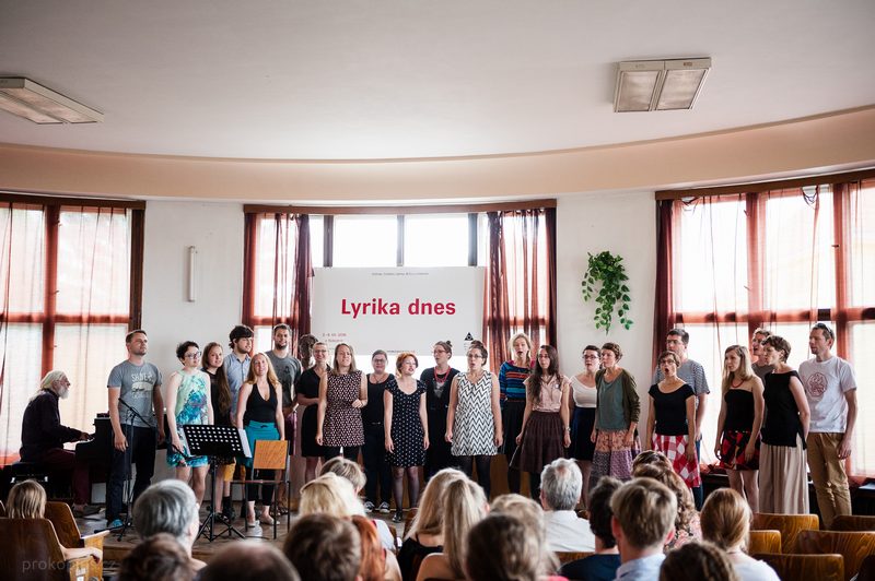 68sbor-in sbor na Šrámkově Sobotce vede Jiří Šlupka Svěrák
